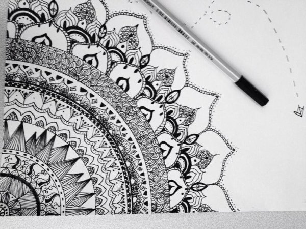 Предметы в стиле дудлинг