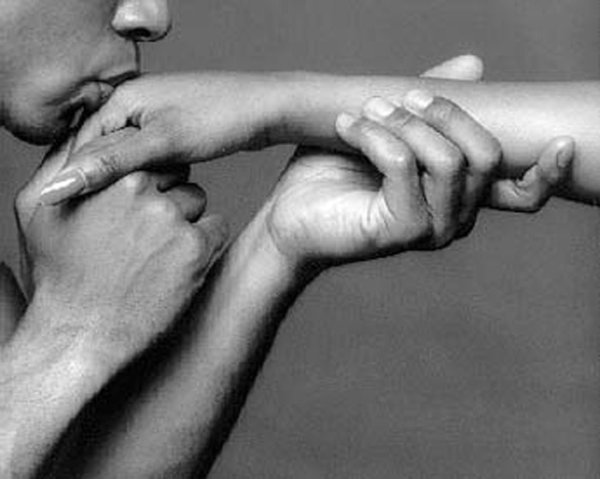 Поцелуй руки