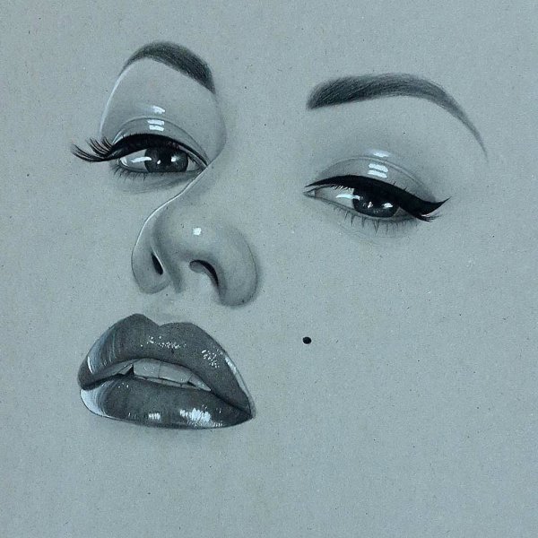 Нарисованные глаза и губы