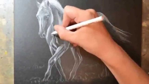 Белый карандаш для рисования