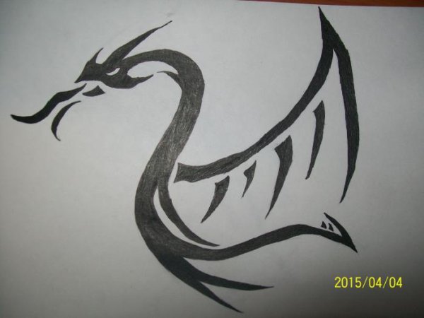 Дракон на руке ручкой