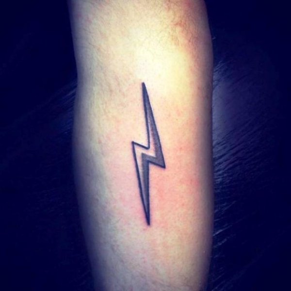 Тату молния