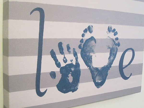Картина с отпечатками рук