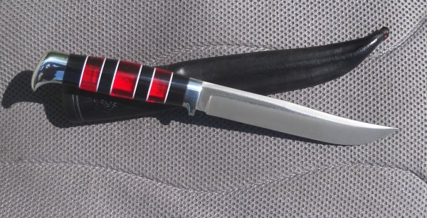 Нож с наборной рукоятью