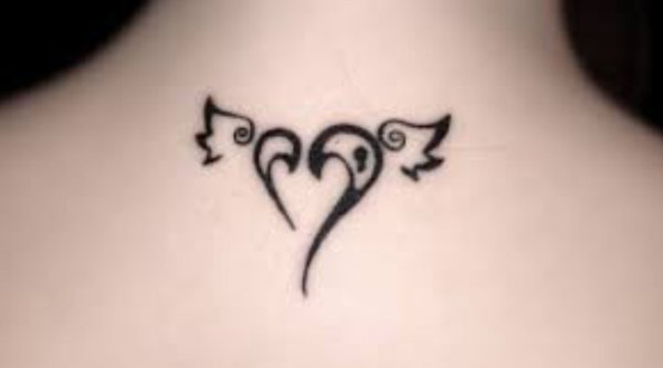 Тату ручкой для девочек на спине