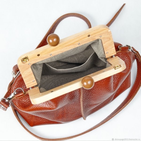 Сумка с деревянными ручками