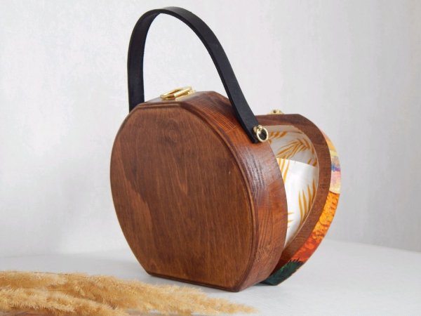 Сумки с деревянными элементами