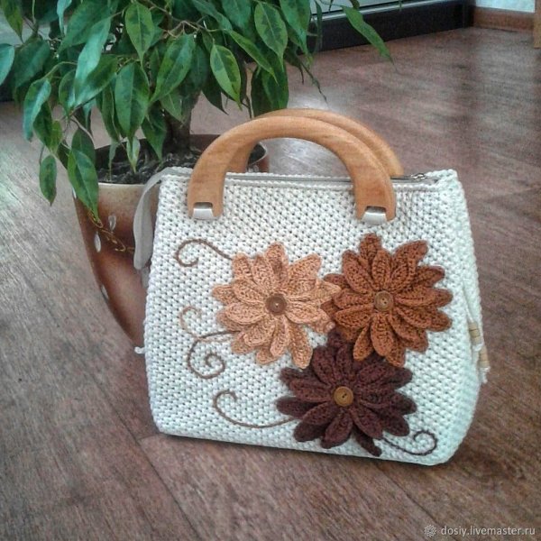 Сумка с деревянными ручками