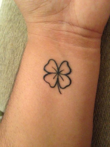 Клевер четырехлистник тату