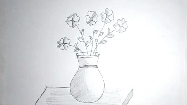 Графические вазы с цветами