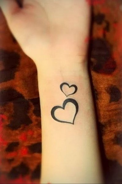 Тату сердечко на руке