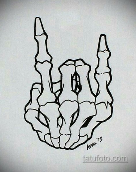 Нарисованная курящая девушка