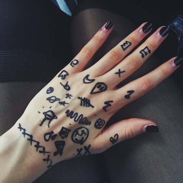 Тату ручкой