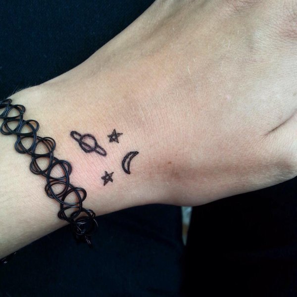 Тату для девушек ручкой