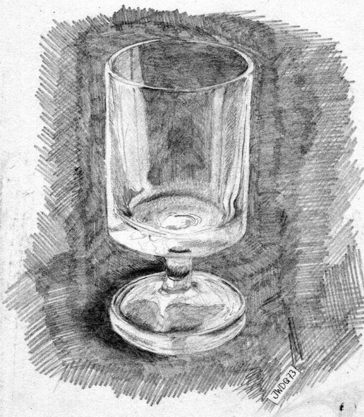 Стеклянный стакан карандашом