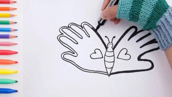 Обведенная ручка малыша