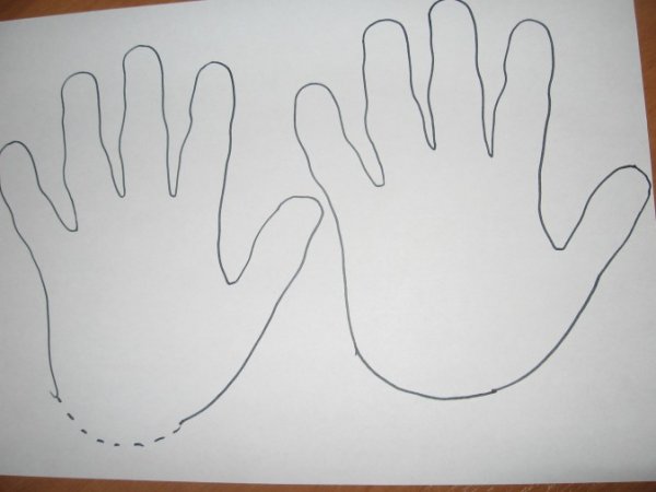 Обведенная детская ладошка