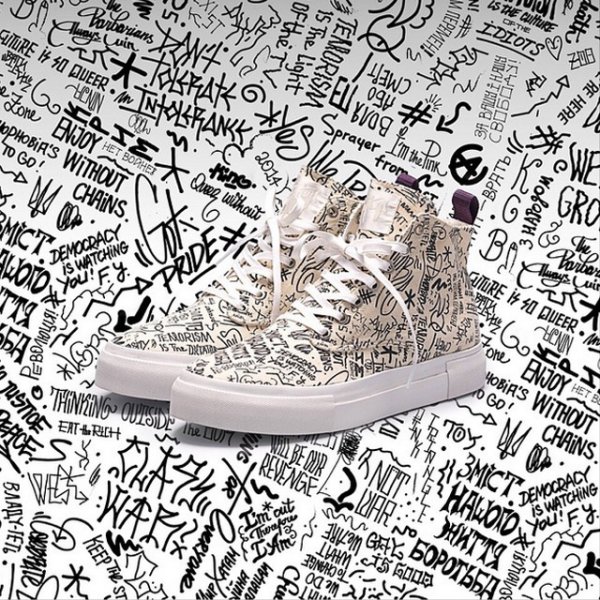 Разрисовать кеды маркером