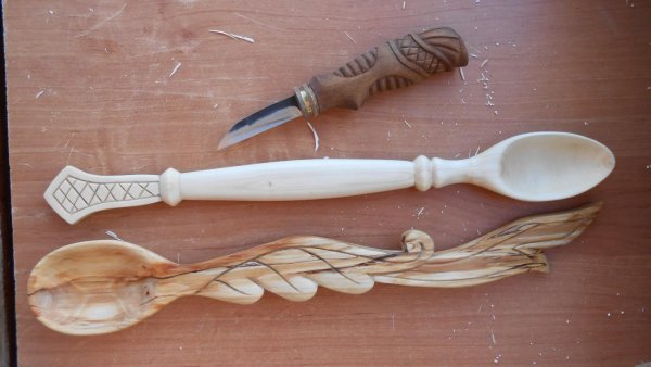 Вырезание ложки из дерева