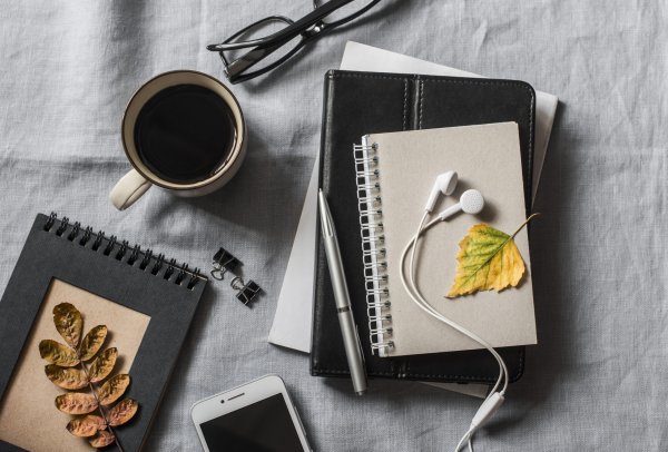 Надпись на стаканчиках ручкой