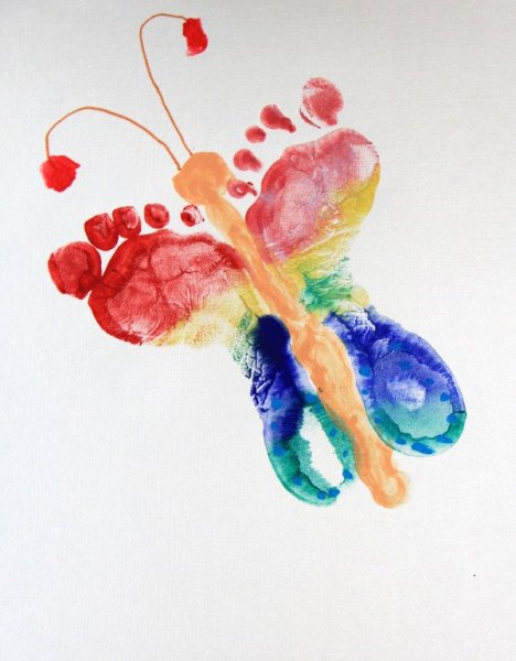 Рисование отпечатками ног