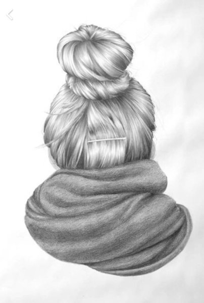 Девушка со спины карандашом