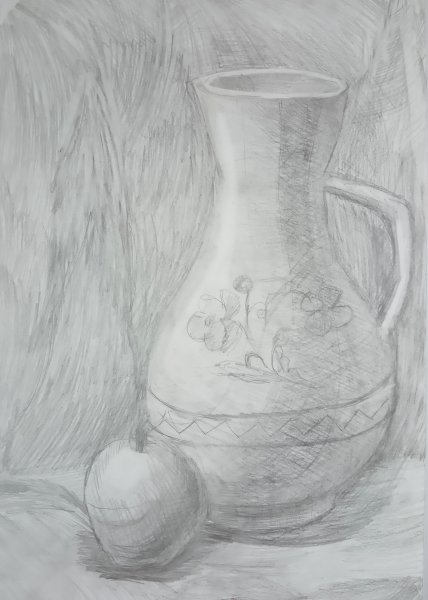 Натюрморт кувшин и яблоко карандашом