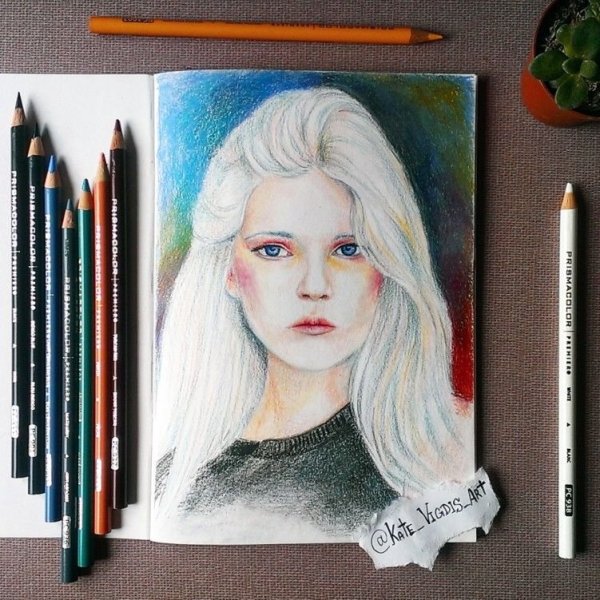 Скетчбук цветными карандашами