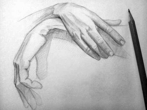 Зарисовки рук карандашом