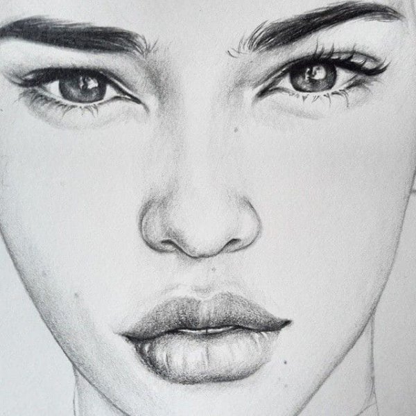 Лицо карандашом