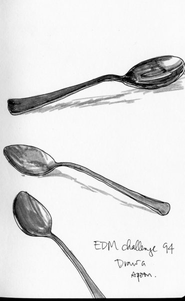 Металлическая ложка карандашом