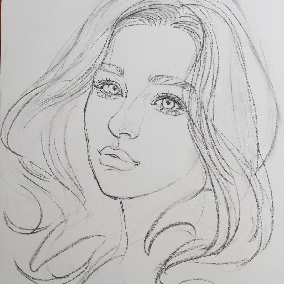 Красивая женщина рисунок карандашом