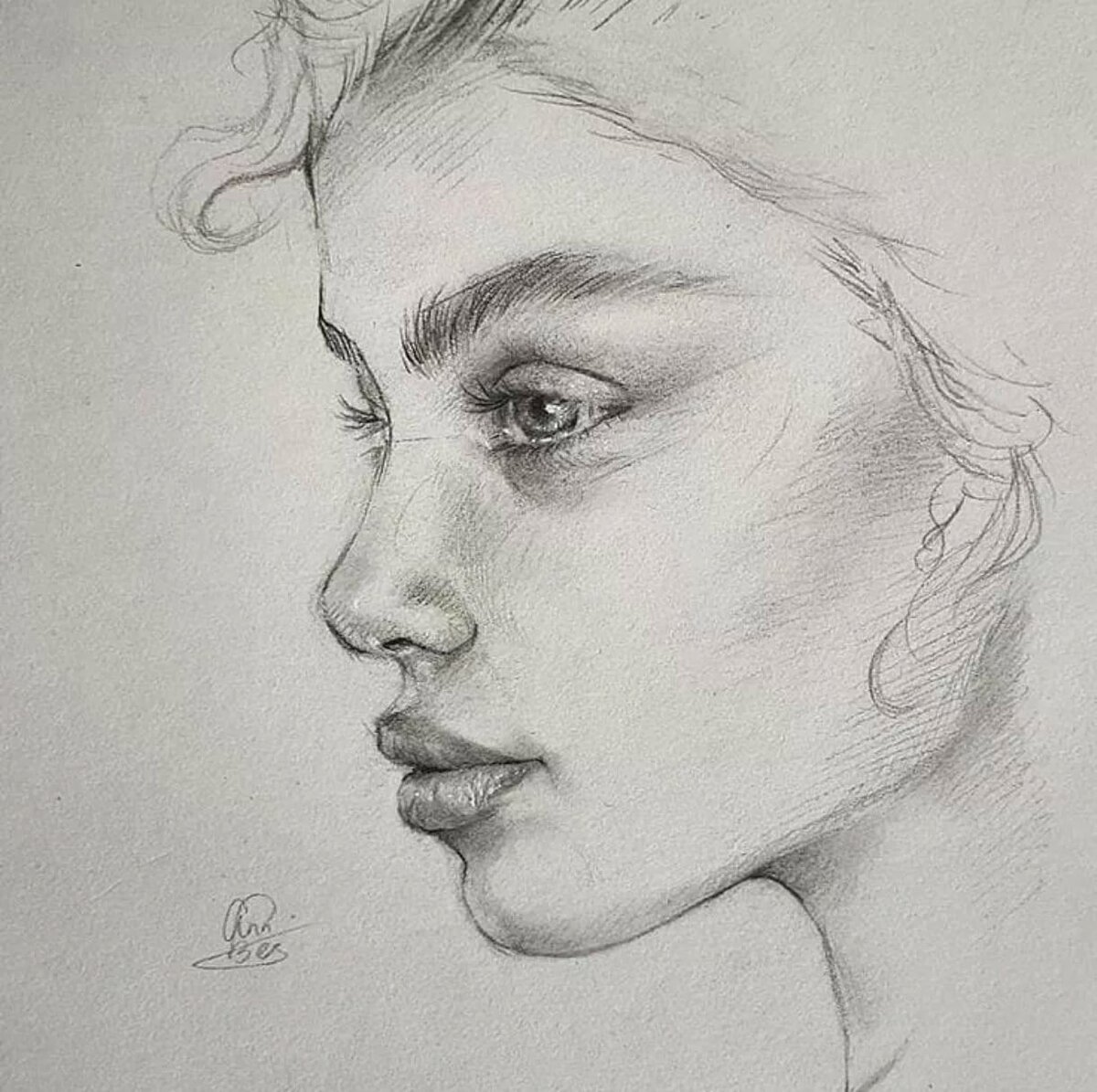 Девушка рисунок профиль карандашом
