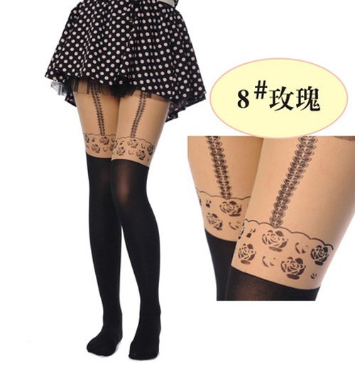 Кошка в чулках