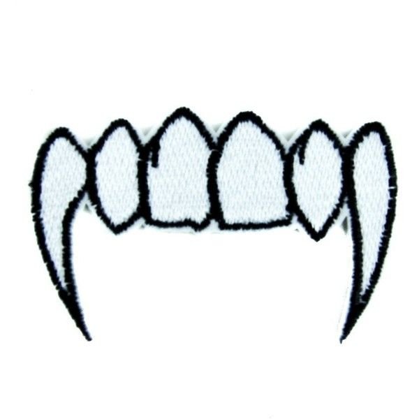 Эскиз тату клыки