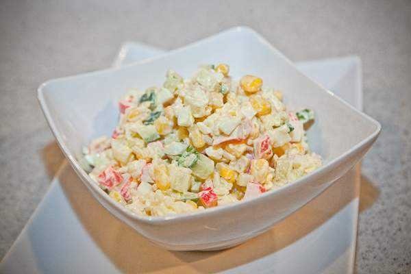 Украшение крабового салата