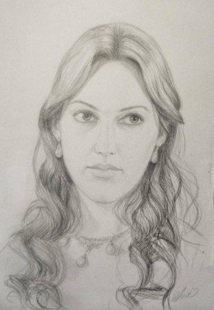 Портрет Мерьем Узерли карандашом