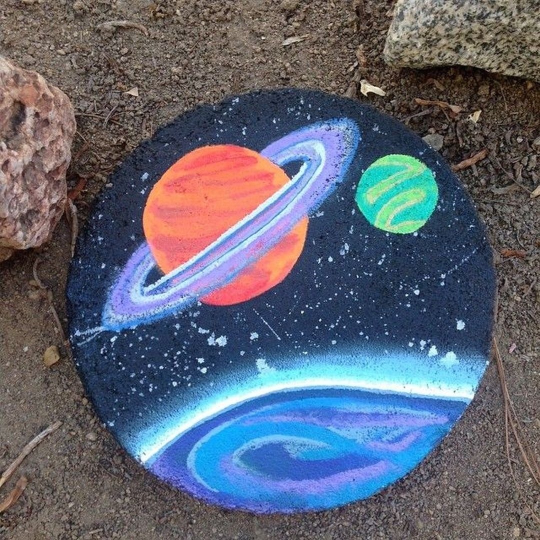 Рисование на камнях космос