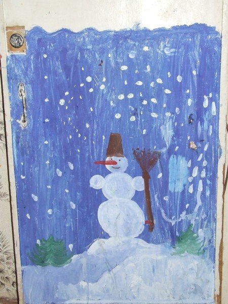 Зимний пейзаж на окне гуашью