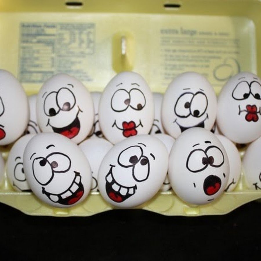 Яйца маркером. Смешные мордочки на пасхальных яйцах. Забавные рожицы на яйцах. Смешные рожицы на пасхальных яйцах. Мордашки на яйцах смешные.