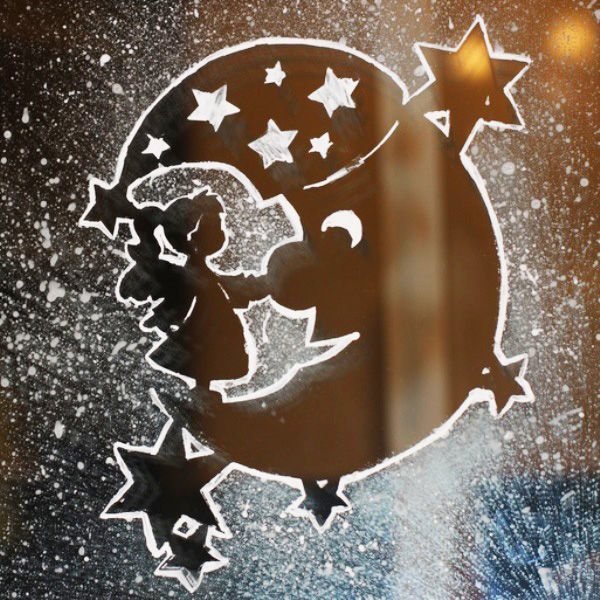 Новогодние узоры на окнах зубной пастой