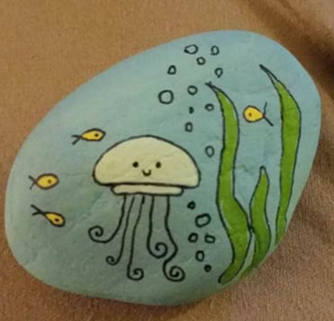 Поделка из камней медуза
