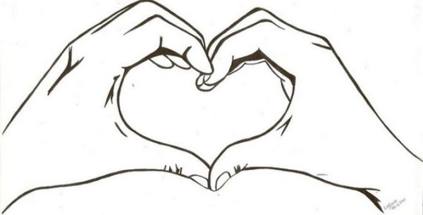 Сердце в руках раскраска