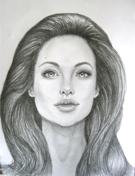 Анджелина Джоли портрет