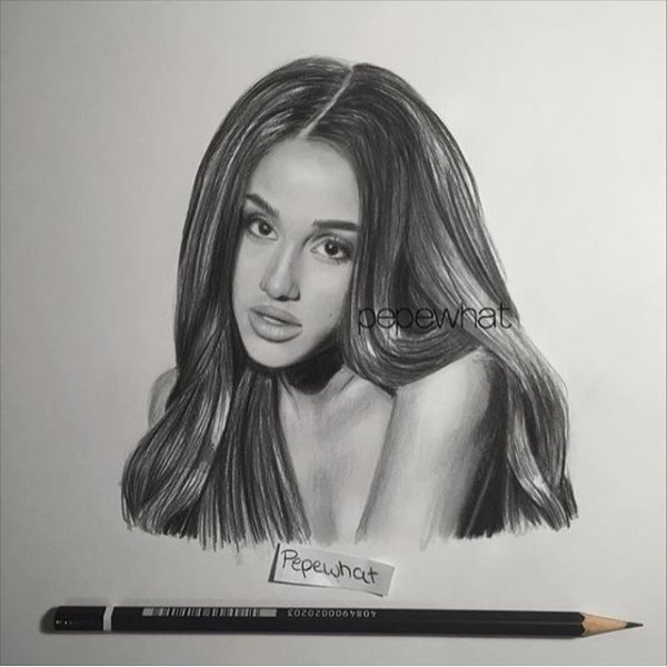 Хлоя Грейс Морец портрет цветными карандашами