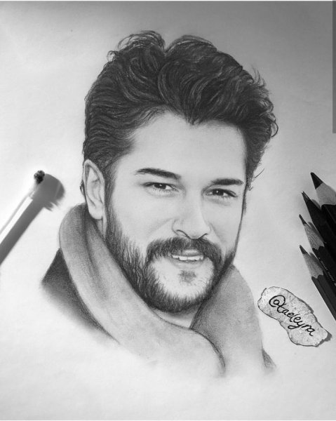 Бурак Озчивит портрет