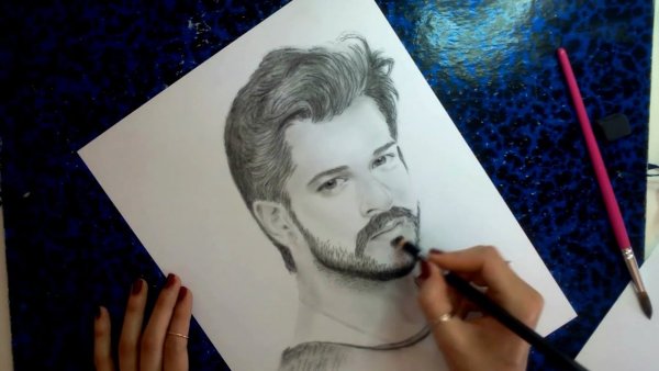 Бурак Озчивит рисунок