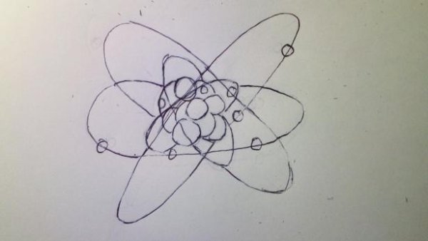 Атом карандашом
