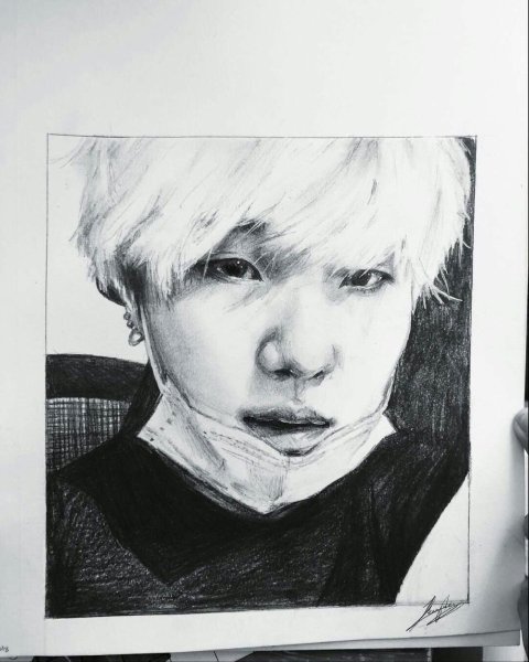 Портрет карандашом мин Юнги из БТС