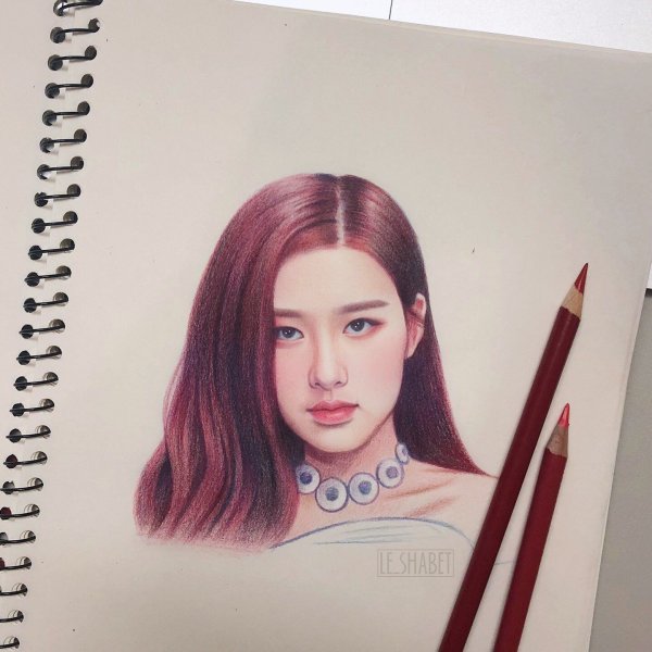 Jennie портрет